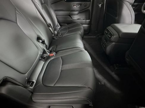 Used 2023 Honda Pilot Touring image 37