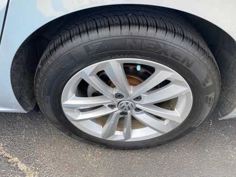 Used 2020 Volkswagen Passat 2.0T SE w/ Sunroof Package FWD image 22