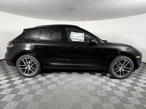Certified 2026 Porsche Macan AWD/4WD image 8