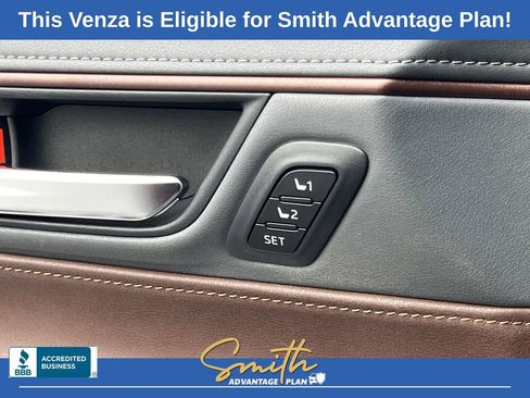 Used 2023 Toyota Venza XLE image 18