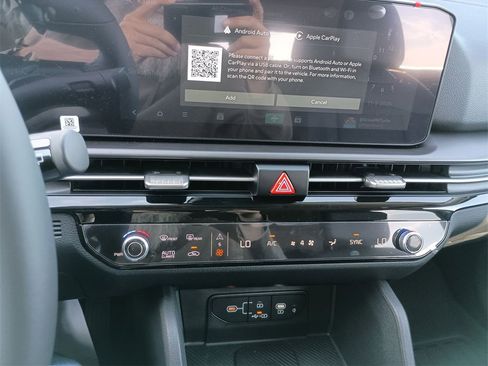 New 2026 Kia Sportage EX image 25