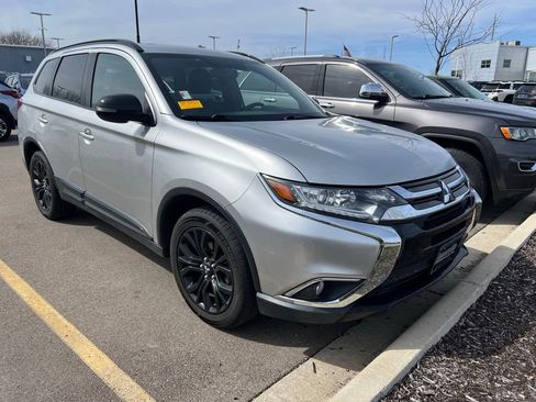 Used 2018 Mitsubishi Outlander LE image 1