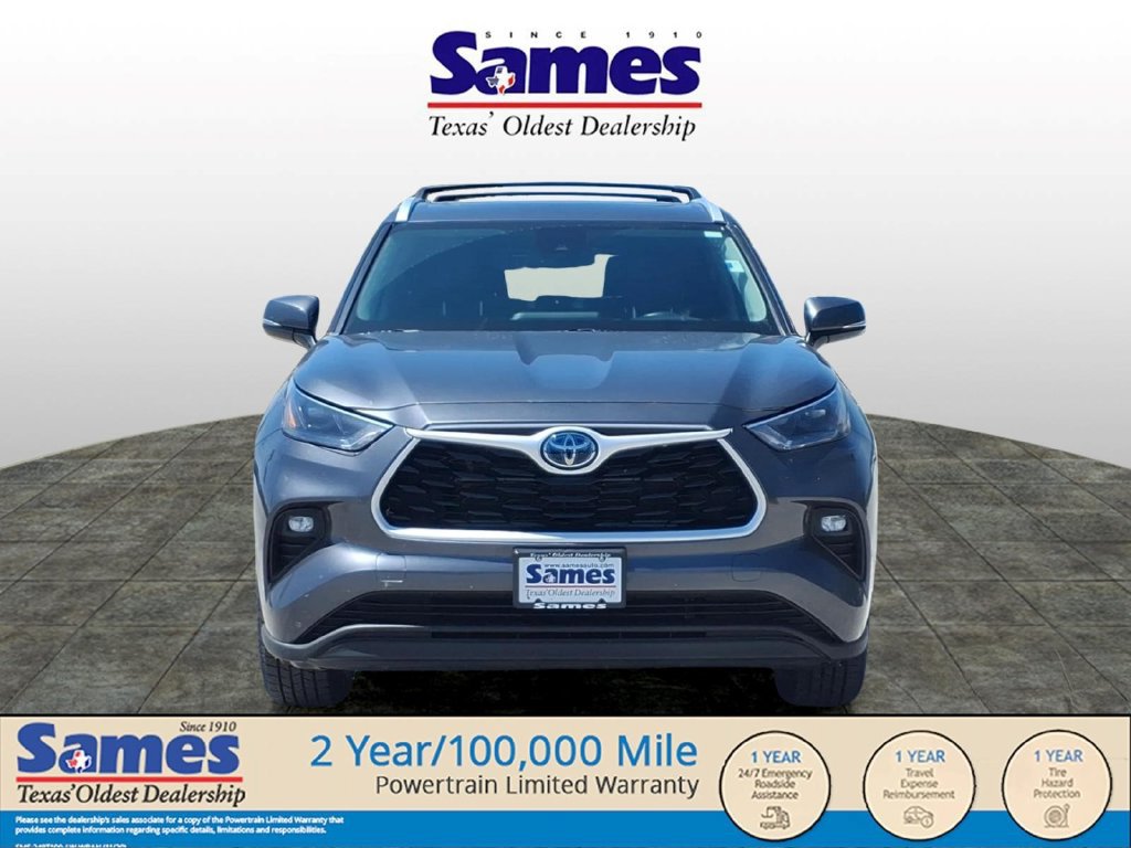 Used 2024 Toyota Highlander XLE AWD/4WD image 2
