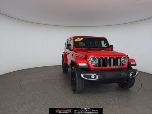 Used 2025 Jeep Wrangler Unlimited Sahara w/ Safety Group AWD/4WD image 1