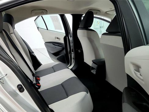 Used 2025 Toyota Corolla LE image 18