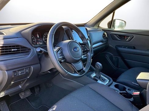 Used 2025 Subaru Forester Premium image 18