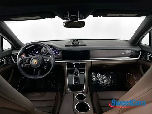 Used 2022 Porsche Panamera GTS image 15