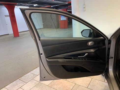 Used 2023 Hyundai Elantra SEL w/ Convenience Package image 14