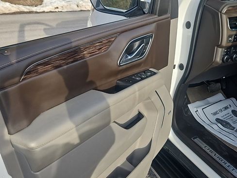 Used 2021 Chevrolet Tahoe LT w/ Luxury Package image 9