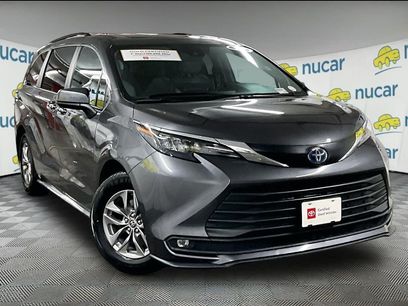 Certified 2025 Toyota Sienna XLE