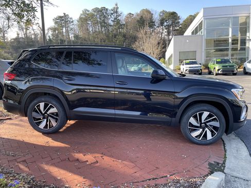 New 2026 Volkswagen Atlas SE image 4