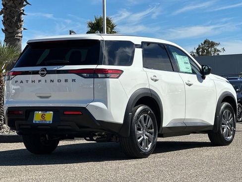 New 2026 Nissan Pathfinder S image 5