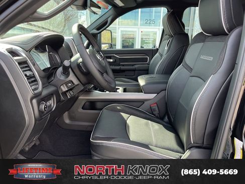 New 2026 RAM 2500 Laramie AWD/4WD image 3