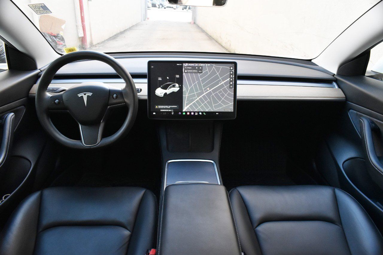 Used 2021 Tesla Model 3 Standard Range Plus RWD image 19
