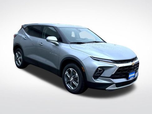 Certified 2025 Chevrolet Blazer LT AWD/4WD image 4