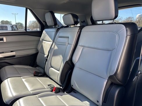 Used 2021 Ford Explorer XLT w/ Equipment Group 202A image 31