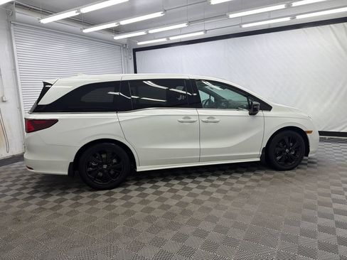 Used 2023 Honda Odyssey Sport image 6