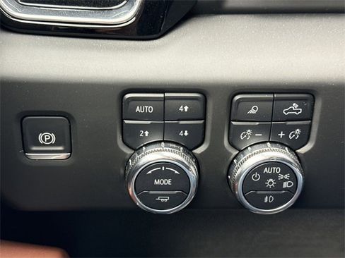 Used 2025 GMC Sierra 2500 Denali Ultimate w/ Snow Plow Prep/Camper Package image 18