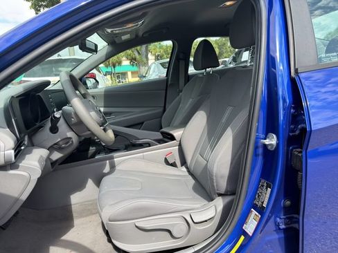 Used 2021 Hyundai Elantra SEL FWD image 11