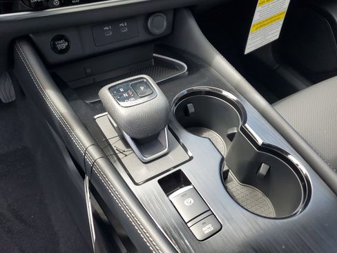 New 2025 Nissan Rogue Platinum w/ Platinum Premium Package image 17