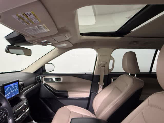 Used 2020 Ford Explorer XLT w/ Equipment Group 202A RWD image 39