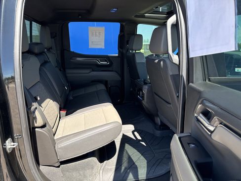 Used 2024 Chevrolet Silverado 1500 ZR2 w/ Technology Package image 10