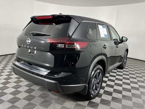 Used 2026 Nissan Rogue SV FWD image 8