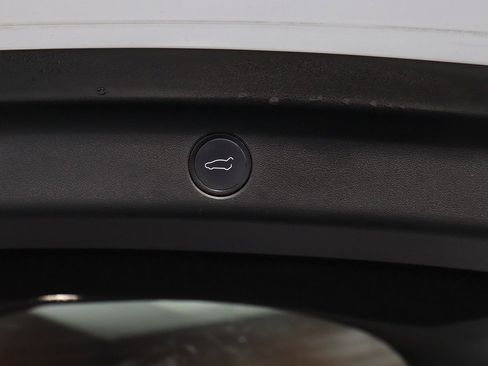 Used 2021 Tesla Model Y Long Range image 57