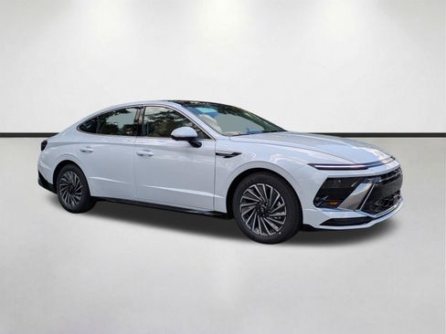 New 2026 Hyundai Sonata Limited FWD image 2