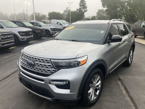 Used 2022 Ford Explorer Limited AWD/4WD image 3