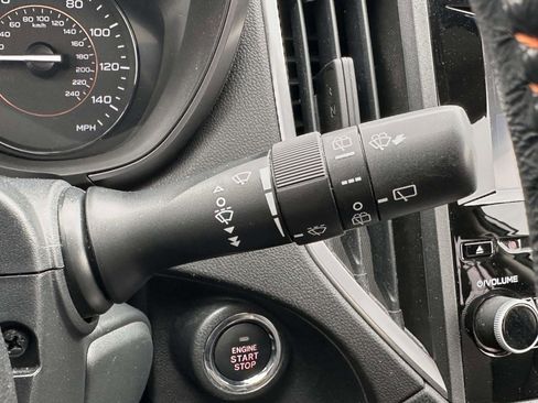 Used 2021 Subaru Crosstrek 2.0i Premium w/ Moonroof Package image 21