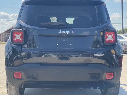 Used 2020 Jeep Renegade Latitude w/ Popular Equipment Group FWD image 5