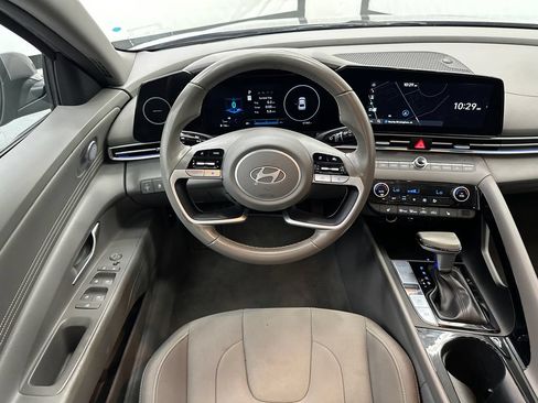 Used 2025 Hyundai Elantra SEL FWD image 22