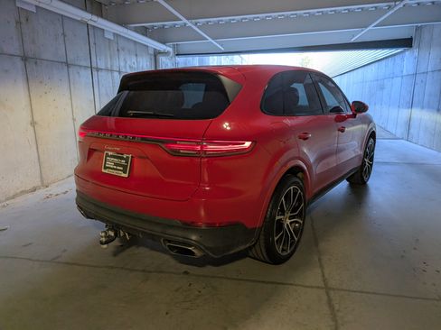 Used 2023 Porsche Cayenne image 9