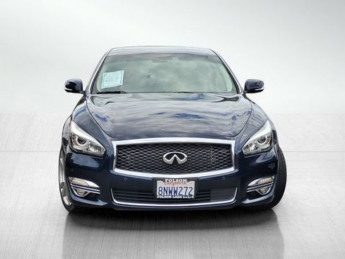 Used 2017 INFINITI Q70 L 3.7 w/ Deluxe Touring Package RWD image 2