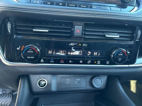 Used 2023 Nissan Rogue SL w/ SL Premium Package image 24