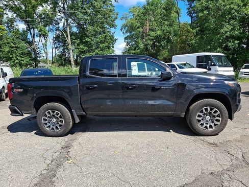Used 2023 Chevrolet Colorado Z71 w/ Z71 Convenience Package 2 AWD/4WD image 9