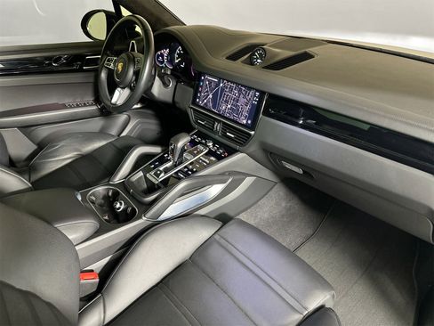 Certified 2023 Porsche Cayenne Turbo S image 29