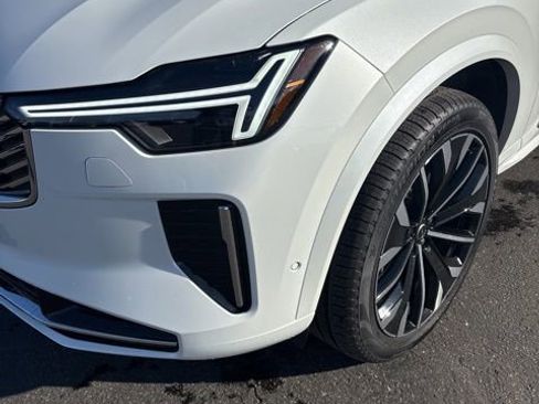 New 2026 Volvo XC90 B6 Plus w/ Protection Package Premier AWD/4WD image 11