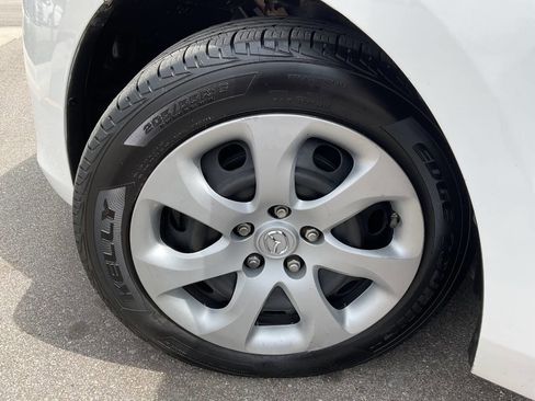 Used 2012 MAZDA MAZDA3 i Sport FWD image 39