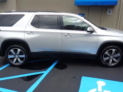 Used 2019 Chevrolet Traverse LT w/ LT Premium Package AWD/4WD image 8