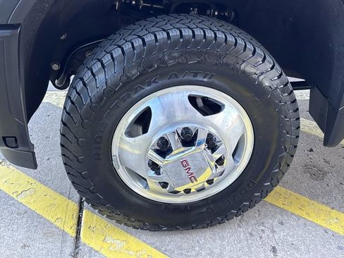 Used 2024 GMC Sierra 3500 SLE w/ SLE Convenience Package image 13