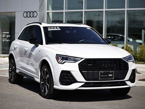 Certified 2025 Audi Q3 2.0T Premium Plus AWD/4WD image 2