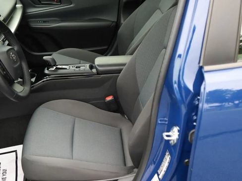 Used 2024 Toyota Prius LE FWD image 13