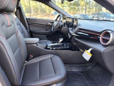 New 2026 Chevrolet Trax RS w/ Sunroof Package image 9