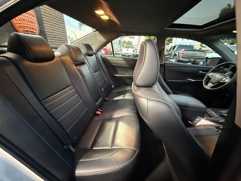Used 2016 Toyota Camry XLE w/ Moonroof Package FWD image 30