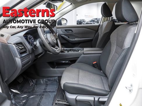 Used 2022 Nissan Rogue S image 14