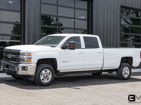Used 2015 Chevrolet Silverado 2500 LT w/ Z71 Package, Off-Road AWD/4WD image 2