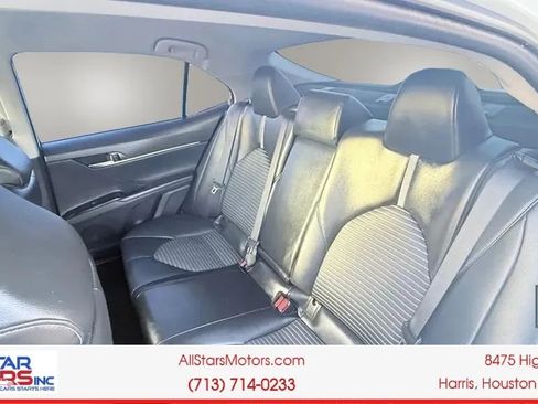 Used 2020 Toyota Camry SE w/ Carpet Mat Package FWD image 16