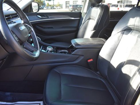 Used 2021 Jeep Grand Cherokee L Limited image 16